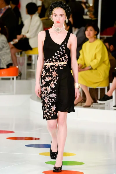 Look 77
